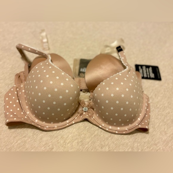 ✨New✨Victoria's Secret 2 Pc Satin Beige-Nude Bra/Nude Polka Dot BBV